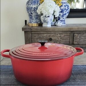 LE CREUSET Signature Round Dutch Oven 13.75 QT